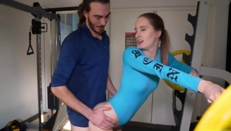 Quick gym fuck with skinny brunette Trixxie Fox