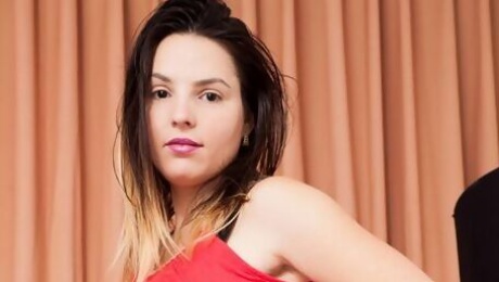 Talia's curvy scene